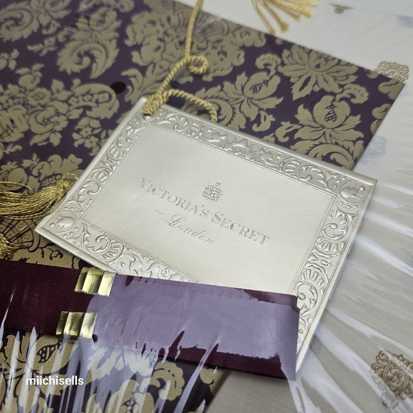 Vintage Victoria's Secret gifting set - Picture 2 of 8